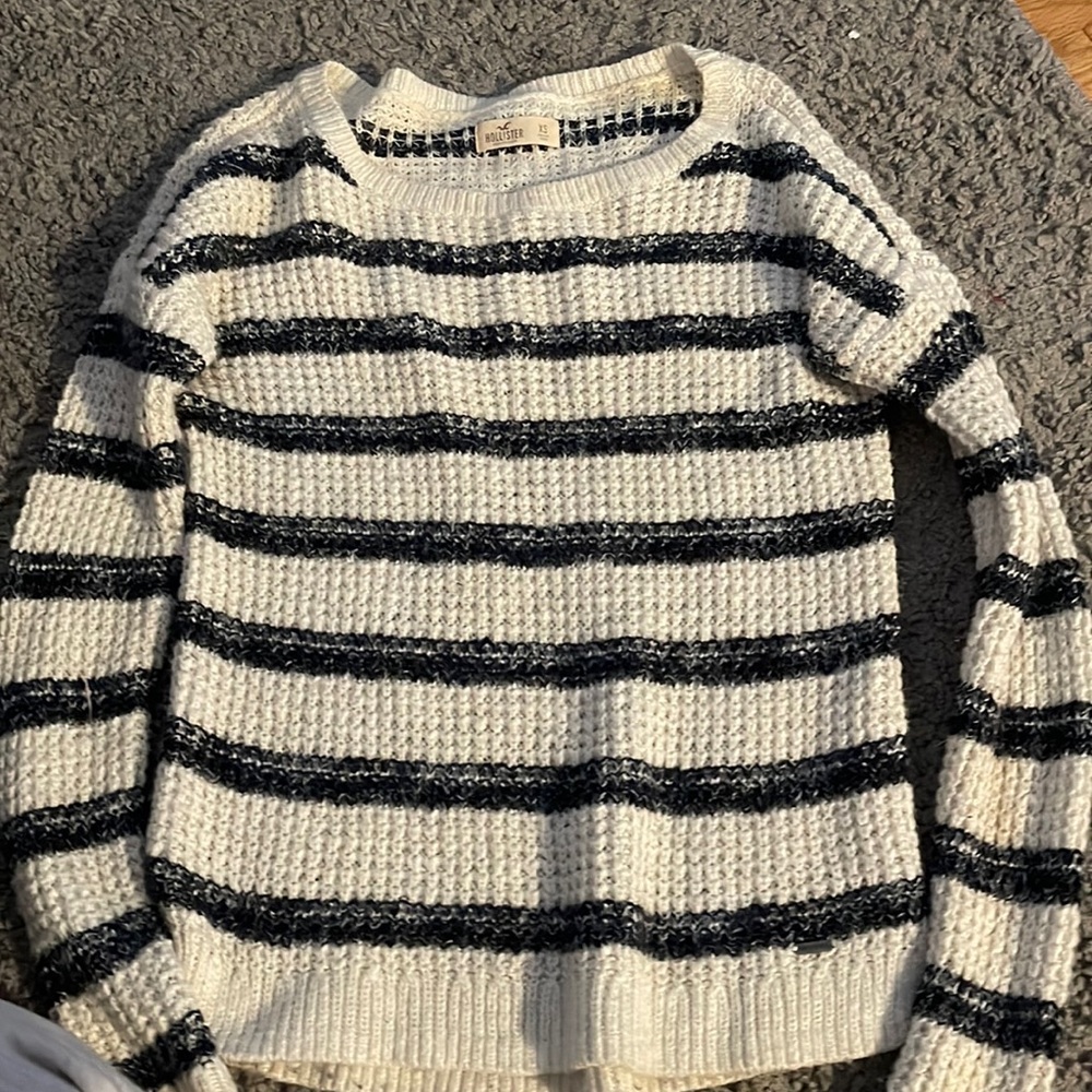 Hollister knit sweater
